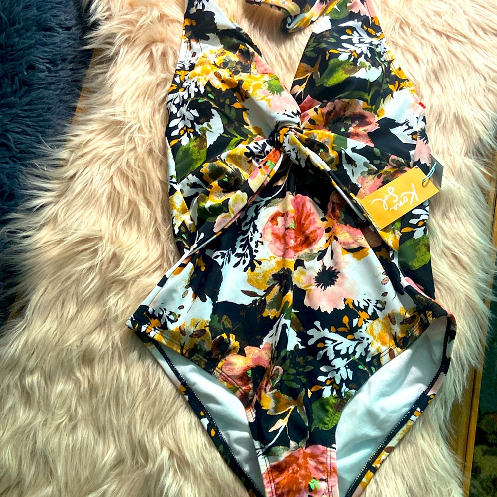 One piece swimsuit size S NWT